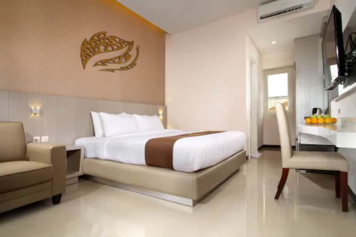 Room 4 of 37