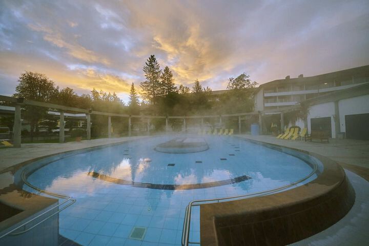 Pool 38 of 58