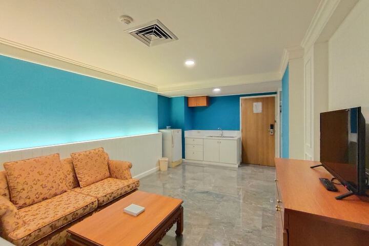 Room 61 of 102