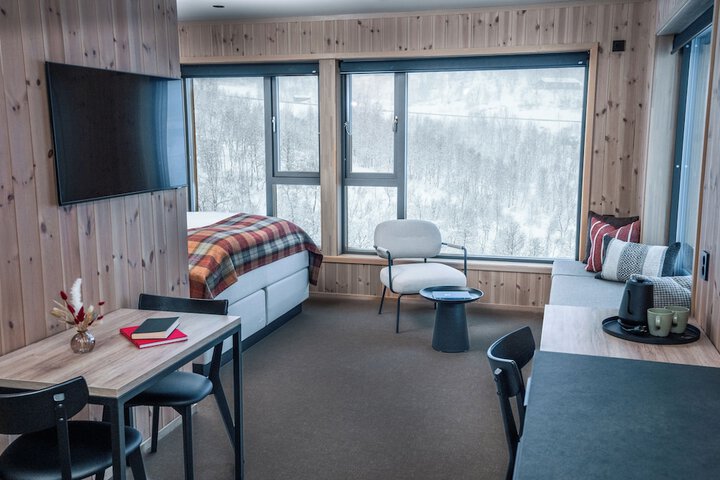 Room 30 of 107
