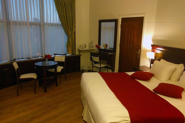 Room 21 of 74
