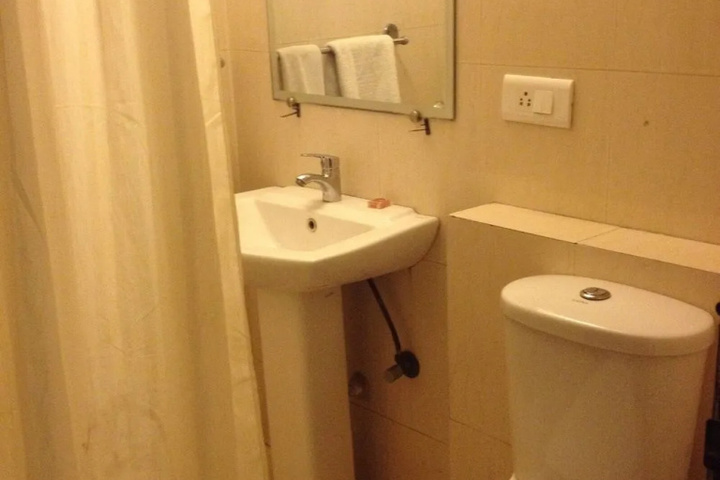 Room 7 of 15