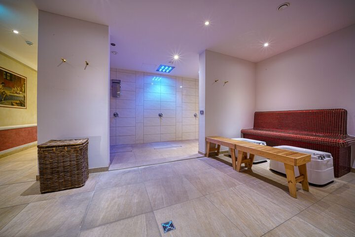 Spa 56 of 77