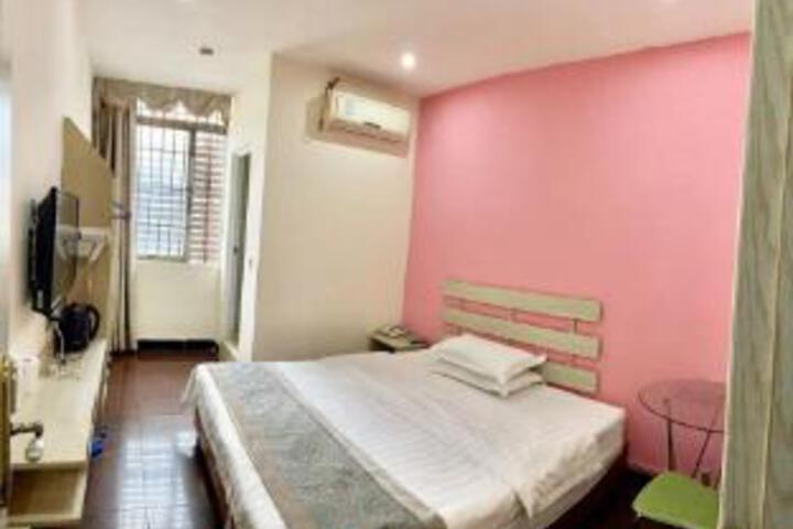 Room 5 of 6