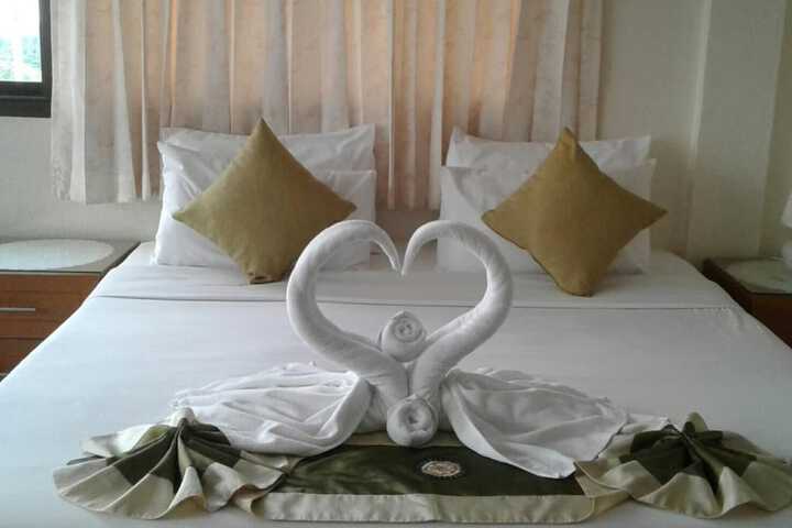 Room 11 of 84