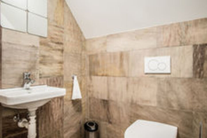 Room 2 of 21