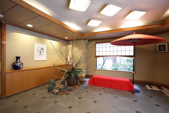 Entrance & Lobby