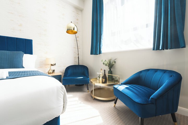 Room 19 of 37