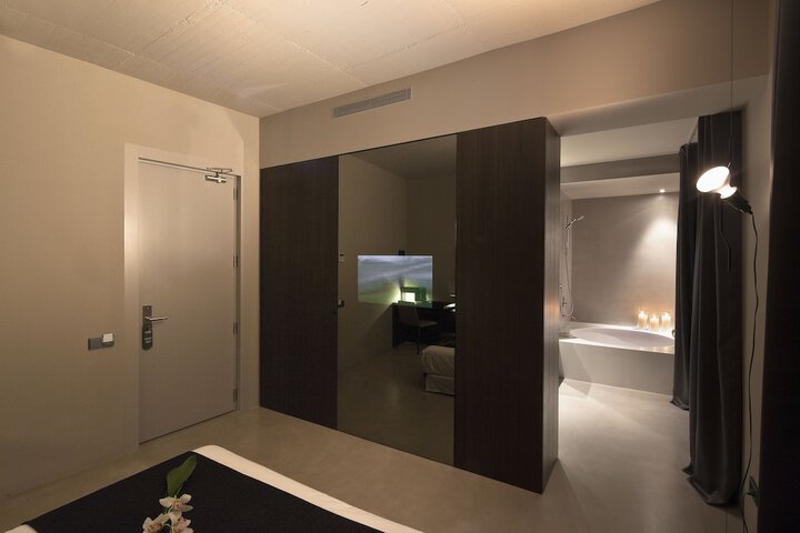 Room 7 of 75