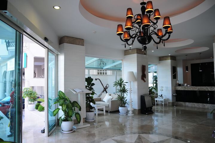 Guest Lobby