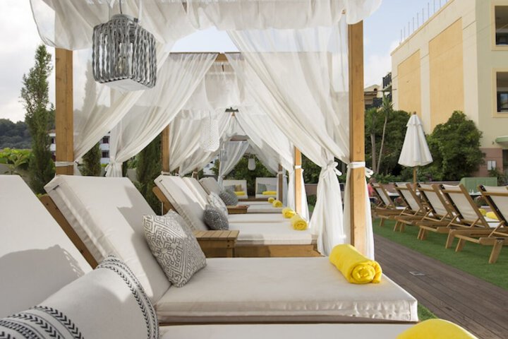 Sundeck 57 of 62