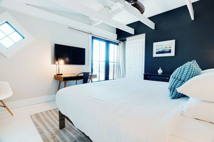 Standard | King Bed (15 of 21)
