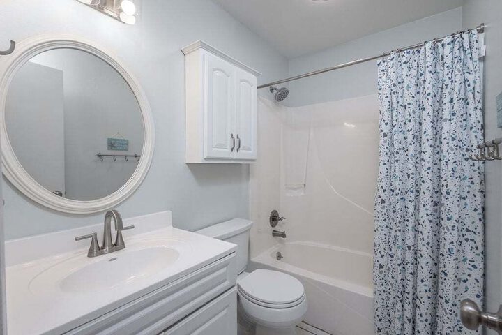 Room 12 of 25