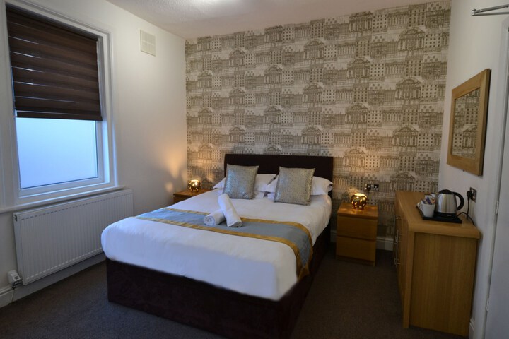 Room 17 of 105