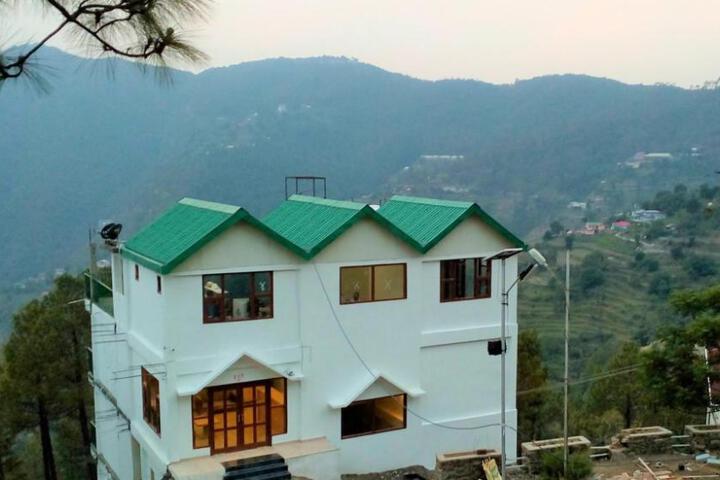 Hotel Emerald Valley