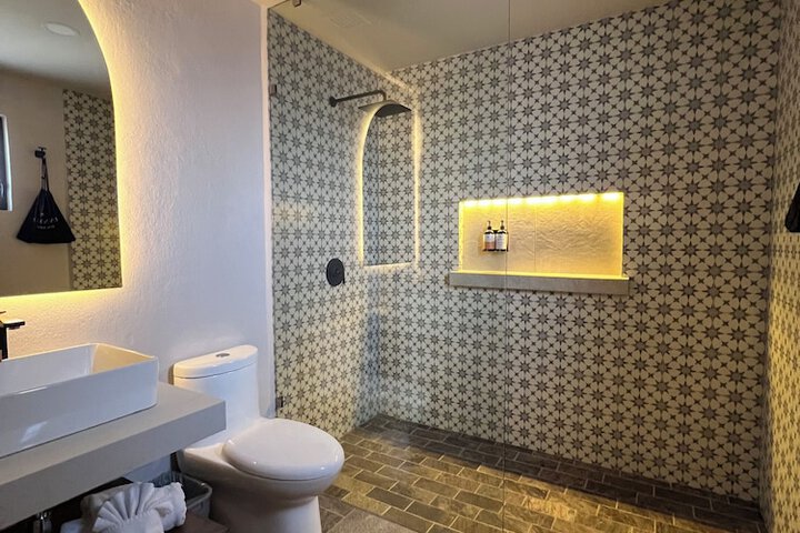 Room 63 of 81