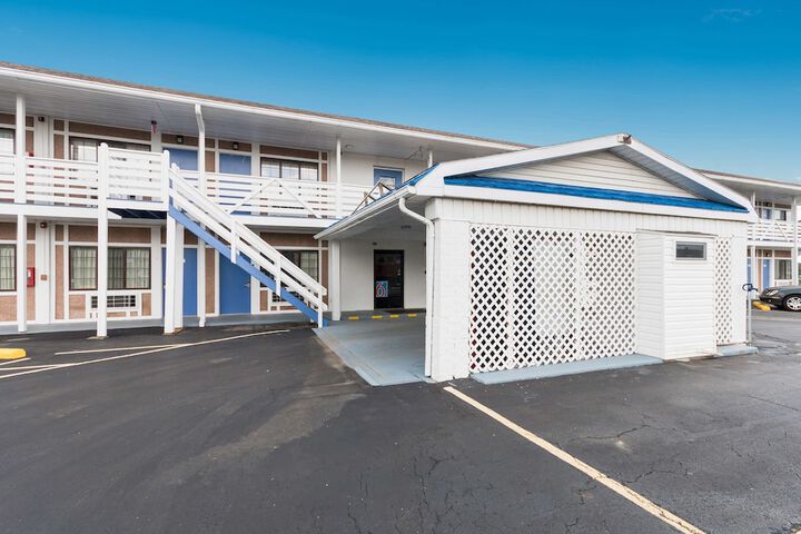 Motel 6 Parkersburg WV