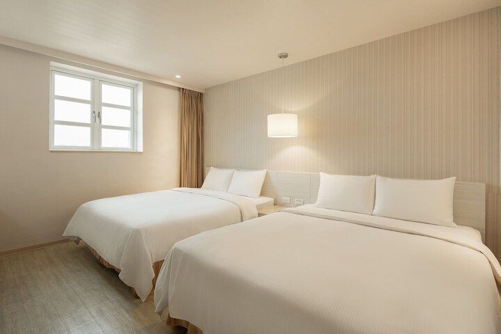 Room 7 of 24