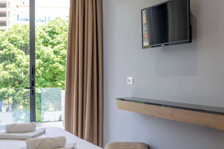 Room 12 of 89