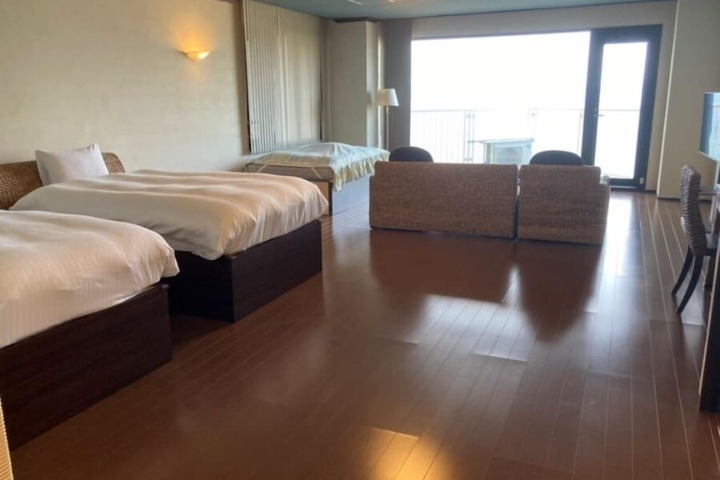 Room 19 of 28