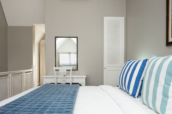 Room 17 of 168