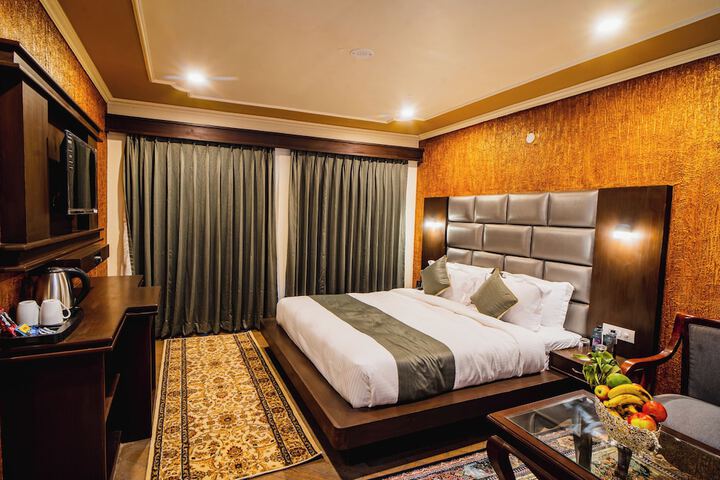 Room 5 of 44