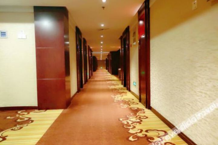 Hotel Interior 10 of 28
