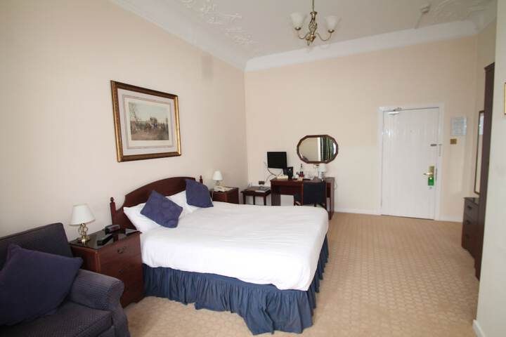 Room 3 of 15