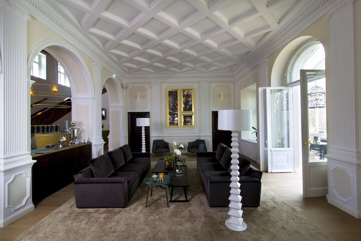 Guest Lobby