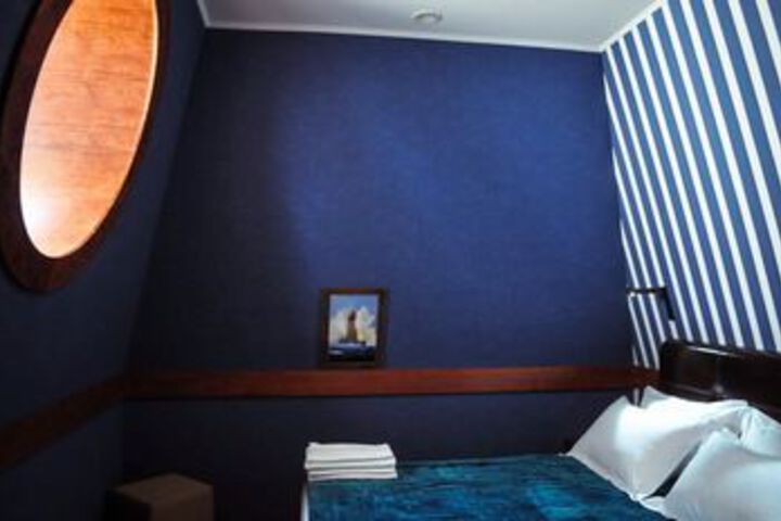 Room 180 of 313
