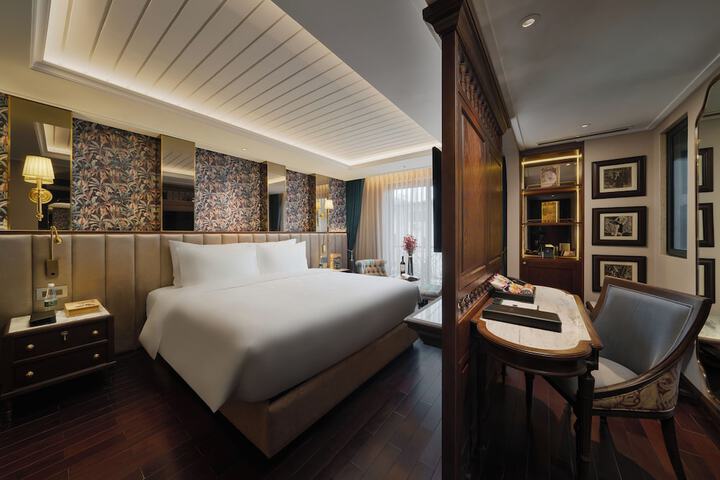 Room 6 of 52