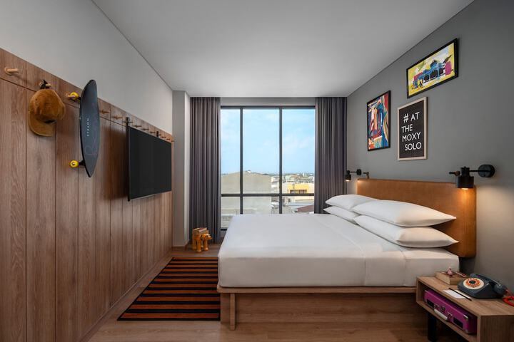 Room 9 of 48