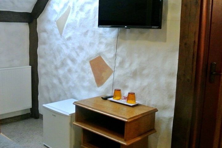 Room 15 of 34
