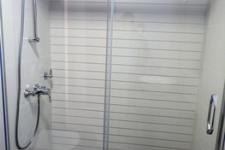 Room 8 of 30