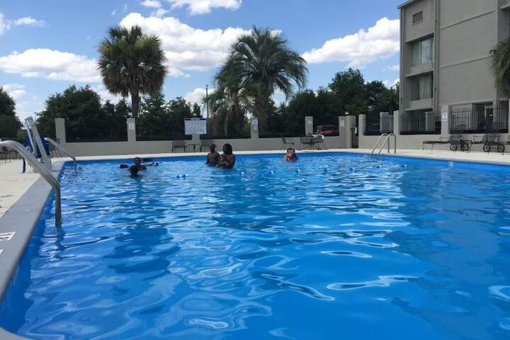 Pool 24 of 39