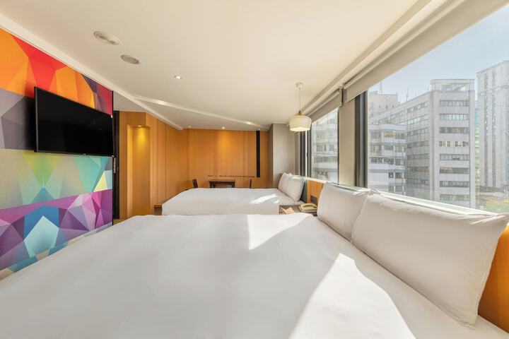 Room 46 of 103