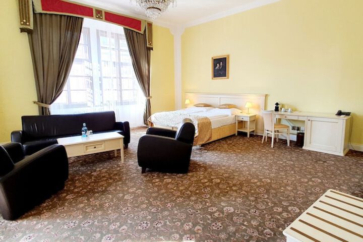 Room 19 of 81