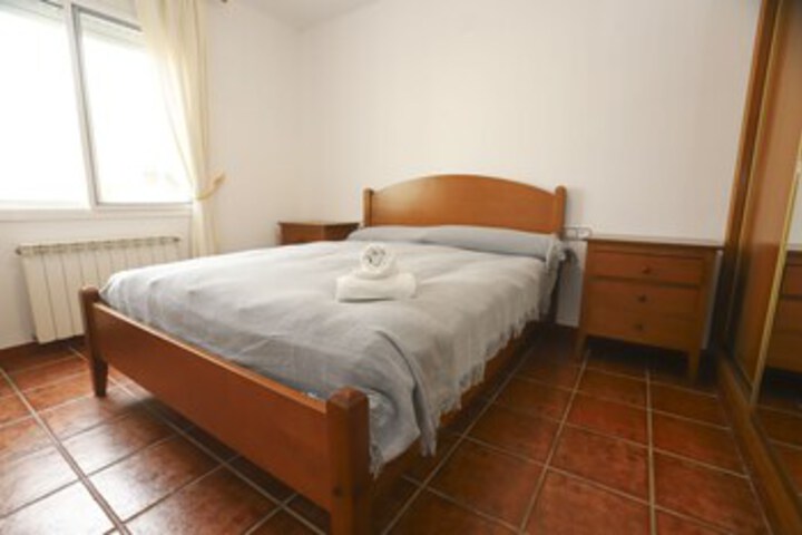 Room 32 of 49