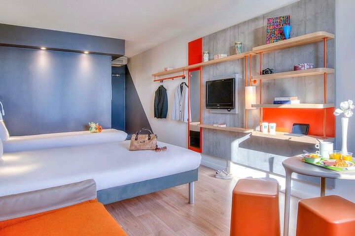 Room 21 of 66