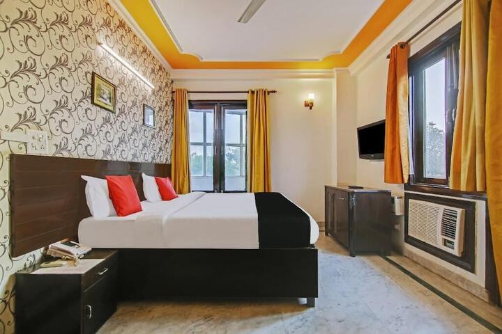 Room 3 of 7