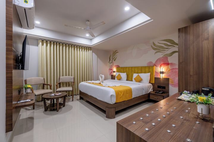 Room 9 of 27