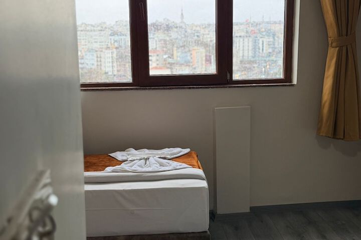 Room 31 of 60
