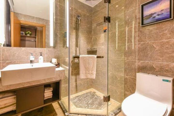 Huayi Select Hotel (Nanning East Railway Station)