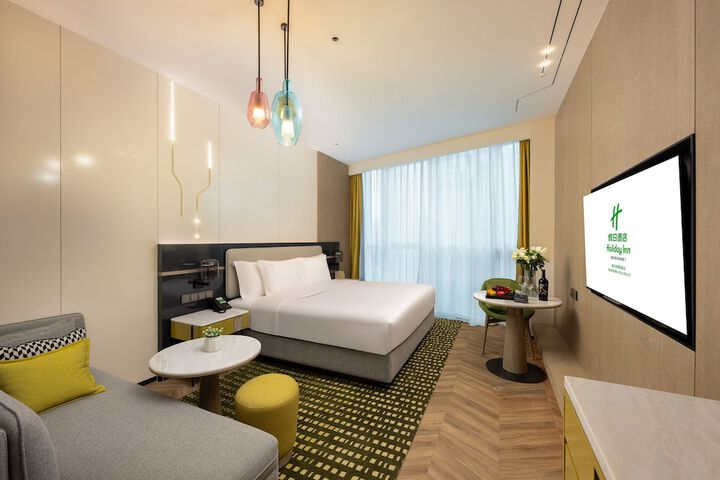 Room 17 of 63