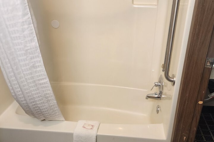 Deluxe Room 2 Queen Beds Accessible (7 of 20)