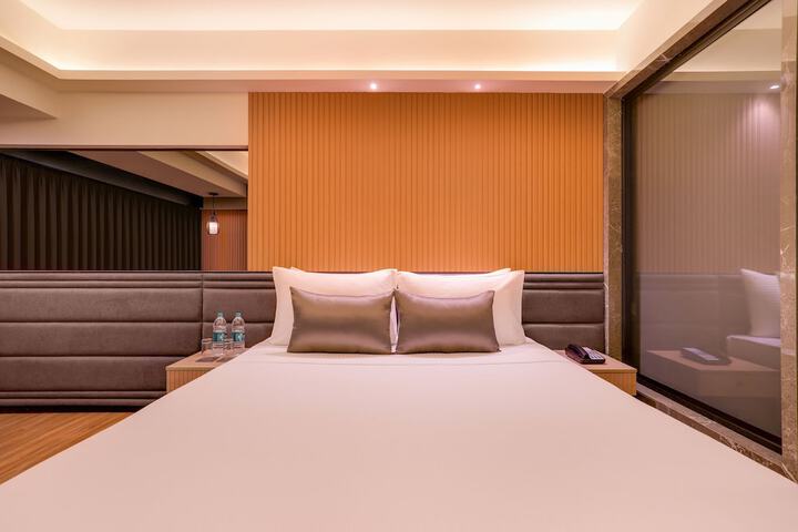 Room 15 of 72