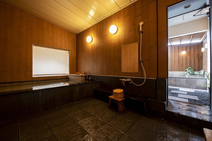 Room 27 of 62
