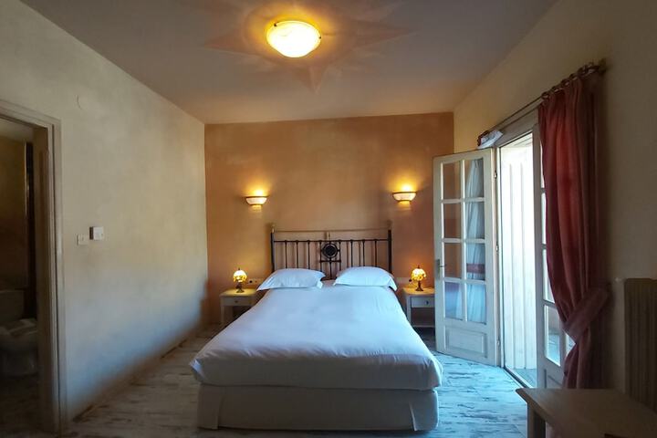 Room 84 of 446