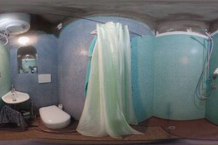 Room 6 of 14