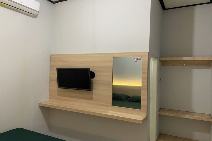 Room 8 of 59
